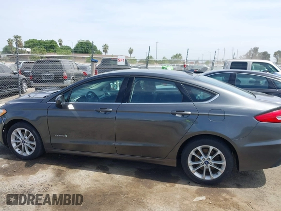 2019 Ford Fusion SE with VIN 3FA6P0LU3KR174108, listed as a IAAI auction lot 42094264 with 87,700 mi miles and . Bid and sale history available at carsss.com. Image 14.