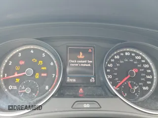 2018 Volkswagen Atlas SE z VIN 1V2DR2CA0JC586902, wystawiony jako Copart lot #54009405 z przebiegiem 87 656 mil mil oraz Szkoda całkowita • Salvage title. Historia ofert i sprzedaży dostępna na DreamBid. Obrazek 9.