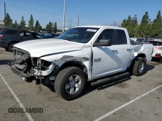 2018 Ram 1500 SLT z VIN 1C6RR6GG1JS317639, wystawiony jako Copart lot #83449814 z przebiegiem 103 022 mil mil oraz Szkoda całkowita • Salvage title. Historia ofert i sprzedaży dostępna na DreamBid. Obrazek 1.