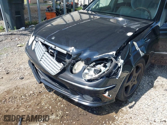 2005 Mercedes-Benz E-Class 3.2L with VIN WDBUF65J05A634879, listed as a IAAI auction lot 39904592 with 4,835 mi miles. Bid and sale history available at carsss.com. Image 6.