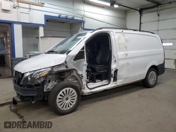 2021 Mercedes-Benz Metris Cargo z VIN W1YV0BEY8M3867002, wystawiony jako Copart lot #84775284 z przebiegiem 5 991 mil mil oraz Czysty tytuł • Clean title. Historia ofert i sprzedaży dostępna na DreamBid. Obrazek 1.