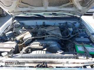 2001 Toyota Tacoma PreRunner z VIN 5TEGN92N91Z852586, wystawiony jako IAAI lot #42299321 z przebiegiem 233 111 mil mil oraz . Historia ofert i sprzedaży dostępna na DreamBid. Obrazek 10.