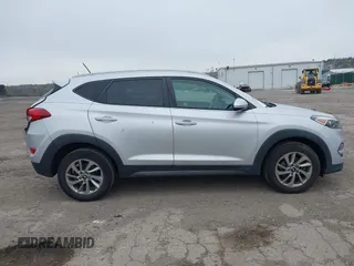 2016 Hyundai Tucson SE z VIN KM8J33A44GU187515, wystawiony jako IAAI lot #42015707 z przebiegiem 89 948 mil mil oraz . Historia ofert i sprzedaży dostępna na DreamBid. Obrazek 13.