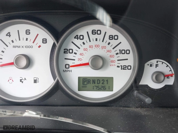 2006 Ford Escape XLT with VIN 1FMYU931X6KA24055, listed as a IAAI auction lot 42098827 with 175,261 mi miles. Bid and sale history available at carsss.com. Image 7.