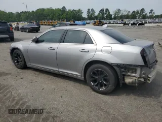2016 Chrysler 300 Limited z VIN 2C3CCAAG1GH233711, wystawiony jako Copart lot #53933315 z przebiegiem 246 395 mil mil oraz Szkoda całkowita • Salvage title. Historia ofert i sprzedaży dostępna na DreamBid. Obrazek 2.