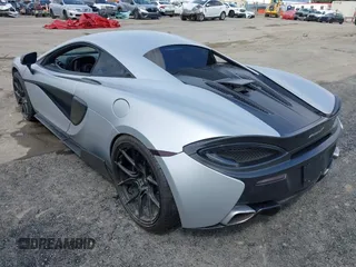 2019 McLaren 570S z VIN SBM13DAA2KW006285, wystawiony jako IAAI lot #41774081 z przebiegiem 24 032 mil mil oraz . Historia ofert i sprzedaży dostępna na DreamBid. Obrazek 3.