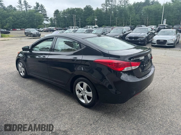 2013 Hyundai Elantra GLS z VIN KMHDH4AE5DU859798, wystawiony jako Copart lot #61402705 z przebiegiem 195 664 mil mil oraz Czysty tytuł • Clean title. Historia ofert i sprzedaży dostępna na DreamBid. Obrazek 3.