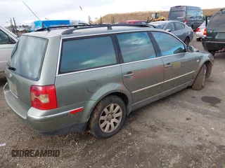2002 Volkswagen Passat GLS z VIN WVWVD63B12E257457, wystawiony jako IAAI lot #40830908 z przebiegiem 226 392 mil mil oraz . Historia ofert i sprzedaży dostępna na DreamBid. Obrazek 4.