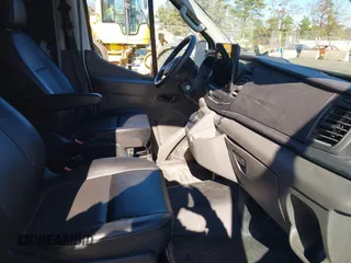 2022 Ford E-Transit Cargo with VIN 1FTBW9CK0NKA50238, listed as a IAAI auction lot 40785590 with 38,944 mi miles. Bid and sale history available at carsss.com. Image 5.