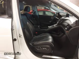 2019 Acura RDX w/Advance Pkg with VIN 5J8TC2H72KL016172, listed as a IAAI auction lot 41542639 with 105,104 mi miles. Bid and sale history available at carsss.com. Image 5.
