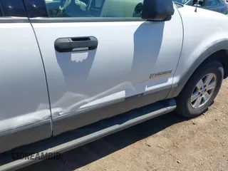 2006 Ford Explorer XLT с VIN 1FMEU73E76UA81201, выставлен на аукционе IAAI как лот 42635562 с пробегом 148 820 миль миль и . История ставок и продаж доступна на DreamBid. Изображение 6.