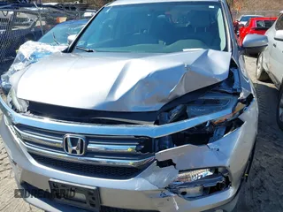 2016 Honda Pilot EX with VIN 5FNYF6H35GB004589, listed as a IAAI auction lot 41786117 with 107,717 mi miles. Bid and sale history available at carsss.com. Image 6.