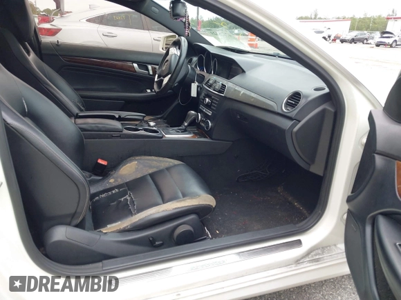 2015 Mercedes-Benz C 250 with VIN WDDGJ4HB8FG391252, listed as a IAAI auction lot 42428123 with 139,413 mi miles and . Bid and sale history available at DreamBid. Image 5.