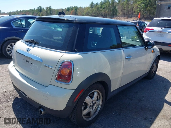 2008 MINI Hardtop with VIN WMWMF33598TU66736, listed as a IAAI auction lot 42118994 with 136,569 mi miles and . Bid and sale history available at DreamBid. Image 4.