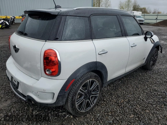 2012 MINI Countryman S with VIN WMWZC5C5XCWL55579, listed as a Copart auction lot 47970695 with 136,015 mi miles and Salvage Title. Bid and sale history available at DreamBid. Image 3.
