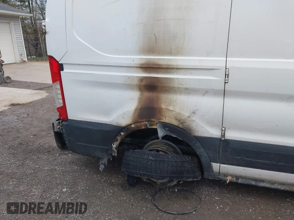 2016 Ford Transit Cargo with VIN 1FTYE1ZM9GKB06266, listed as a IAAI auction lot 41925586 with 165,779 mi miles and . Bid and sale history available at carsss.com. Image 6.