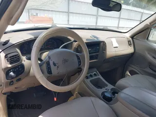 2000 Ford Expedition Eddie Bauer с VIN 1FMEU17L3YLB95565, выставлен на аукционе IAAI как лот 42517370 с пробегом Не указан миль и . История ставок и продаж доступна на DreamBid. Изображение 17.