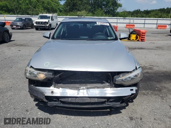 2015 BMW 3 Series 328i xDrive с VIN WBA3B5C53FP653530, выставлен на аукционе Copart как лот 61859315 с пробегом 92 041 миль миль и Списание • Salvage title. История ставок и продаж доступна на DreamBid. Изображение 5.