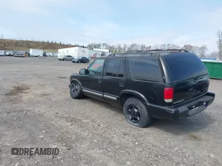 2000 Chevrolet Blazer LT с VIN 1GNDT13W8Y2381912, выставлен на аукционе IAAI как лот 42083991 с пробегом 69 983 миль миль и . История ставок и продаж доступна на DreamBid. Изображение 3.