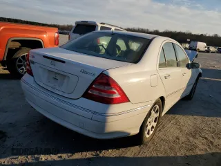 2005 Mercedes-Benz C 320 с VIN WDBRF84J65F679735, выставлен на аукционе Copart как лот 47164965 с пробегом 114 381 миль миль и Списание • Salvage title. История ставок и продаж доступна на DreamBid. Изображение 3.