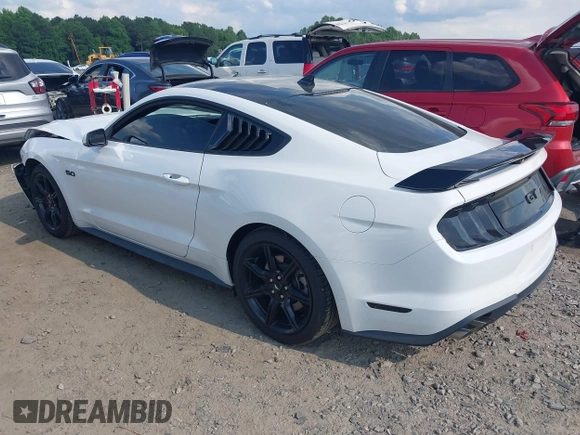 2020 Ford Mustang GT z VIN 1FA6P8CF5L5168721, wystawiony jako IAAI lot #42488098 z przebiegiem 53 983 mil mil oraz . Historia ofert i sprzedaży dostępna na DreamBid. Obrazek 3.