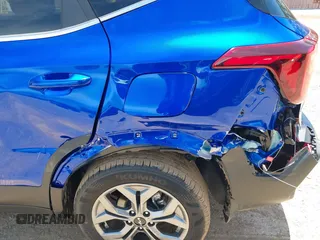 2024 Kia Seltos S z VIN KNDEU2AA4R7654467, wystawiony jako IAAI lot #42312105 z przebiegiem 1 599 mil mil oraz . Historia ofert i sprzedaży dostępna na DreamBid. Obrazek 17.