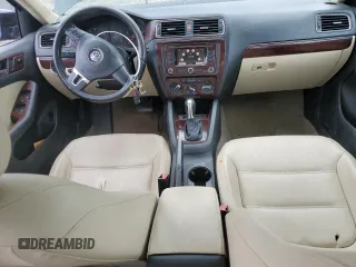 2011 Volkswagen Jetta SEL with VIN 3VWLZ7AJ1BM304504, listed as a Copart auction lot 60991215 with 189,148 mi miles and Salvage title. Bid and sale history available at DreamBid. Image 8.