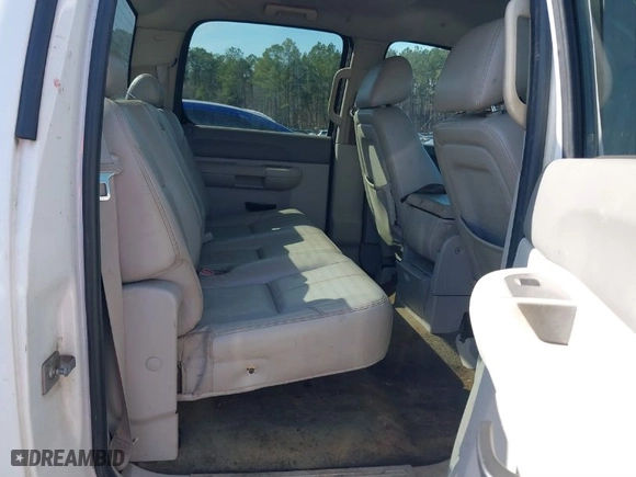 2011 GMC Sierra 1500 SLE with VIN 3GTP1VE00BG372003, listed as a IAAI auction lot 41580501 with 261,224 mi miles. Bid and sale history available at carsss.com. Image 8.