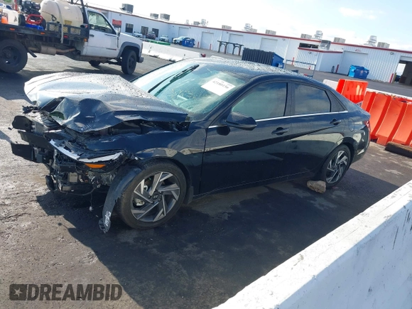 2024 Hyundai Elantra Limited с VIN KMHLN4DJ7RU104558, выставлен на аукционе IAAI как лот 42180156 с пробегом 4 427 миль миль и . История ставок и продаж доступна на DreamBid. Изображение 14.