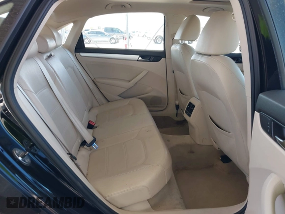 2013 Volkswagen Passat SE с VIN 1VWBP7A34DC108628, выставлен на аукционе IAAI как лот 42086759 с пробегом 148 321 миль миль и . История ставок и продаж доступна на DreamBid. Изображение 8.