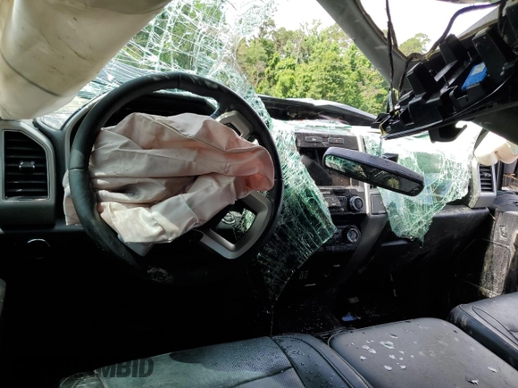 2017 Ford F-150 XL z VIN 1FTEW1EF7HFB53832, wystawiony jako Copart lot #57627195 z przebiegiem Nie podano mil oraz Szkoda całkowita • Salvage title. Historia ofert i sprzedaży dostępna na DreamBid. Obrazek 8.