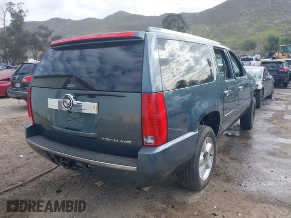 2008 Cadillac Escalade ESV z VIN 1GYFK668X8R217223, wystawiony jako IAAI lot #41684575 z przebiegiem Nie podano mil oraz . Historia ofert i sprzedaży dostępna na DreamBid. Obrazek 4.