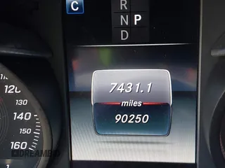2018 Mercedes-Benz GLC 300 с VIN WDC0G4JB3JV086986, выставлен на аукционе IAAI как лот 42380208 с пробегом 90 250 миль миль и . История ставок и продаж доступна на DreamBid. Изображение 15.