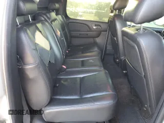 2010 Chevrolet Avalanche LTZ with VIN 3GNNCGE0XAG257069, listed as a Copart auction lot 45189615 with 206,377 mi miles and Salvage Title. Bid and sale history available at DreamBid. Image 10.