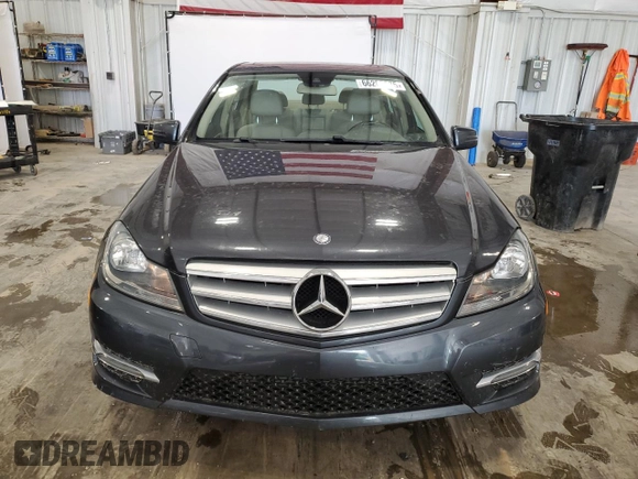 2013 Mercedes-Benz C 250 Sport z VIN WDDGF4HB7DR292456, wystawiony jako Copart lot #66205575 z przebiegiem 201 874 mil mil oraz Czysty tytuł • Clean title. Historia ofert i sprzedaży dostępna na DreamBid. Obrazek 5.