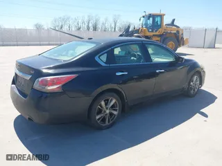 2015 Nissan Altima 2.5 SV with VIN 1N4AL3AP8FC498664, listed as a IAAI auction lot 41778661 with 143,242 mi miles. Bid and sale history available at carsss.com. Image 4.