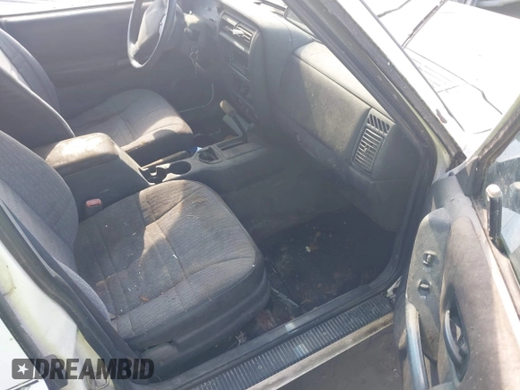 2000 Jeep Cherokee с VIN 1J4FT48SXYL106040, выставлен на аукционе IAAI как лот 42210224 с пробегом 187 612 миль миль и . История ставок и продаж доступна на DreamBid. Изображение 5.