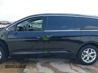 2018 Chrysler Pacifica Touring Plus z VIN 2C4RC1FG2JR129163, wystawiony jako IAAI lot #42105964 z przebiegiem 72 627 mil mil oraz . Historia ofert i sprzedaży dostępna na DreamBid. Obrazek 15.
