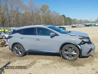 2023 Nissan Murano Platinum z VIN 5N1AZ2DJ9PC105164, wystawiony jako IAAI lot #41886985 z przebiegiem 20 764 mil mil oraz . Historia ofert i sprzedaży dostępna na DreamBid. Obrazek 14.