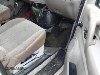 1998 Chevrolet Astro Cargo Van with VIN 1GCDM19WXWB139102, listed as a IAAI auction lot 41540799 with 226,511 mi miles. Bid and sale history available at carsss.com. Image 5.