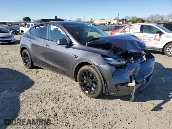 2021 Tesla Model Y Long Range with VIN 5YJYGDEE0MF274042, listed as a Copart auction lot 48383055 with 39,264 mi miles and Salvage Title. Bid and sale history available at DreamBid. Image 4.