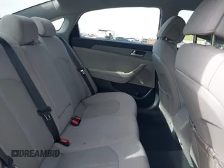 2017 Hyundai Sonata SE z VIN 5NPE24AF8HH575715, wystawiony jako IAAI lot #42030675 z przebiegiem 109 976 mil mil oraz . Historia ofert i sprzedaży dostępna na DreamBid. Obrazek 8.