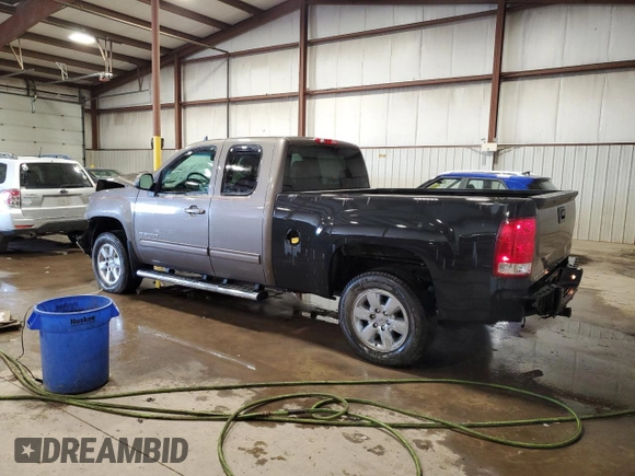 2013 GMC Sierra 1500 SLT z VIN 1GTR2WE72DZ194333, wystawiony jako Copart lot #42620605 z przebiegiem 132 775 mil mil oraz Szkoda całkowita • Salvage title. Historia ofert i sprzedaży dostępna na DreamBid. Obrazek 2.