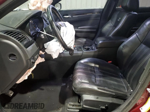 2019 Chrysler 300 S z VIN 2C3CCAGG1KH632103, wystawiony jako Copart lot #44541055 z przebiegiem 113 501 mil mil oraz Szkoda całkowita • Salvage title. Historia ofert i sprzedaży dostępna na DreamBid. Obrazek 7.
