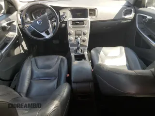 2016 Volvo S60 T5 Drive-E z VIN YV126MFJ7G2407868, wystawiony jako Copart lot #57819665 z przebiegiem 138 022 mil mil oraz Czysty tytuł • Clean title. Historia ofert i sprzedaży dostępna na DreamBid. Obrazek 8.
