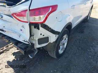 2016 Ford Escape SE with VIN 1FMCU9GX7GUC23546, listed as a IAAI auction lot 41735172 with 35,126 mi miles. Bid and sale history available at carsss.com. Image 18.