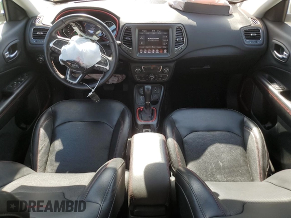 2020 Jeep Compass Trailhawk z VIN 3C4NJDDB1LT221636, wystawiony jako Copart lot #65008835 z przebiegiem 24 291 mil mil oraz Szkoda całkowita • Salvage title. Historia ofert i sprzedaży dostępna na DreamBid. Obrazek 8.