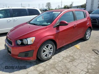 2012 Chevrolet Sonic LS z VIN 1G1JA6SH5C4110247, wystawiony jako Copart lot #49595004 z przebiegiem 126 969 mil mil oraz Szkoda całkowita • Salvage title. Historia ofert i sprzedaży dostępna na DreamBid. Obrazek 1.