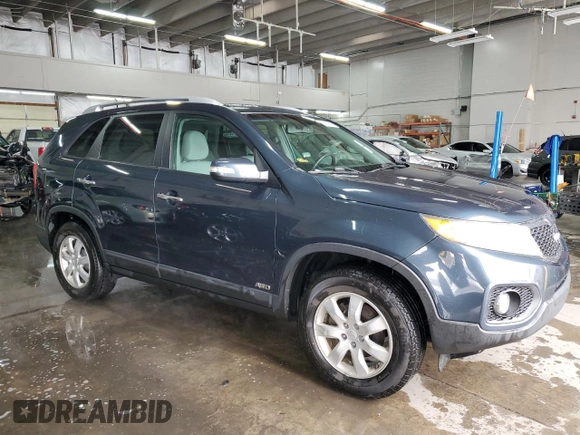 2011 Kia Sorento LX with VIN 5XYKTCA14BG002288, listed as a Copart auction lot 87329844 with 137,858 mi miles and Salvage Title. Bid and sale history available at carsss.com. Image 4.