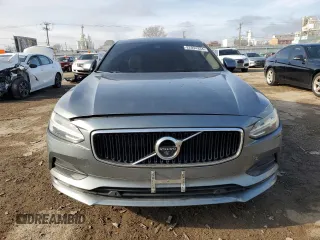 2018 Volvo S90 Momentum with VIN LVY982MK0JP033167, listed as a Copart auction lot 82034334 with 101,927 mi miles and Salvage Title. Bid and sale history available at carsss.com. Image 5.